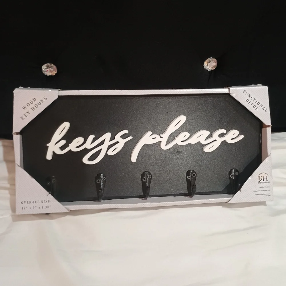 New Premier Home Elegant Black & White 'Keys Please' Wall Hook Size 12x5